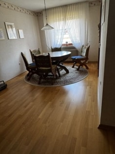 Ein-Zweifamilienhaus in guter Lage von Nickenich
Baujahr 1971 -
