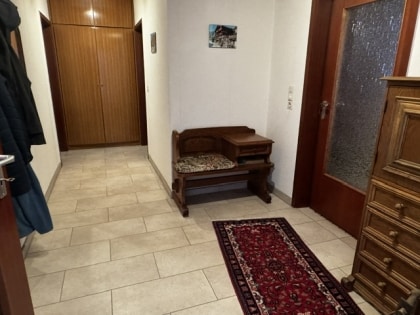 Ein-Zweifamilienhaus in guter Lage von Nickenich
Baujahr 1971 -