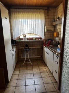 Ein-Zweifamilienhaus in guter Lage von Nickenich
Baujahr 1971 -