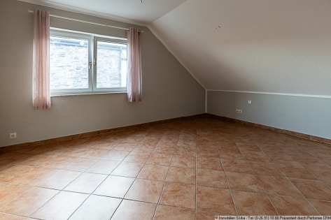 Einfamilienhaus aus 2005 mit Einliegerwohnung in erh�hter Lage von Lohrsdorf