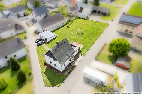 Einfamilienhaus mit Garten und Doppelgarage in Wershofen