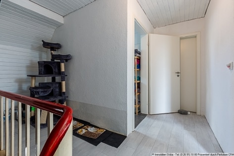 Einfamilienhaus mit groer Wiese und Doppelgarage in Wershofen