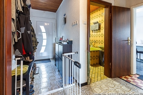 Einfamilienhaus mit groer Wiese und Doppelgarage in Wershofen
