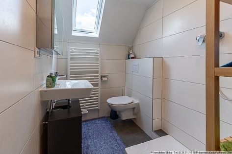 Einfamilienhaus mit groer Wiese und Doppelgarage in Wershofen