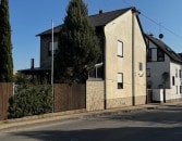 Einfamilienhaus mit kleinem Garten, Carport, Keller und Kamin in Miesenheim