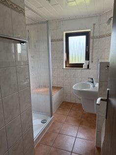 Einfamilienwohnhaus in ruhiger Randlage der Eifelgemeinde Urschmitt