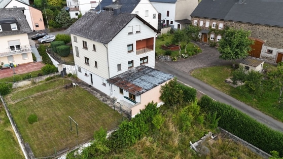Einfamilienwohnhaus in ruhiger Randlage der Eifelgemeinde Urschmitt