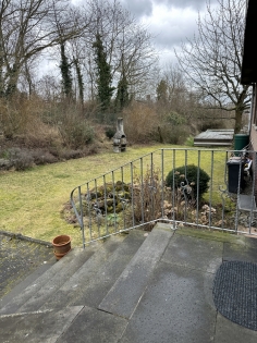 Einfamilienwohnhaus in ruhiger Wohnlage (Sackgasse) mit tollem Blick ber Mayen