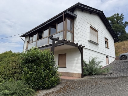 Einfamilienwohnhaus in toller Aussichtslage mit einem Gesamtgrundst�ck von rd. 2.888 m�