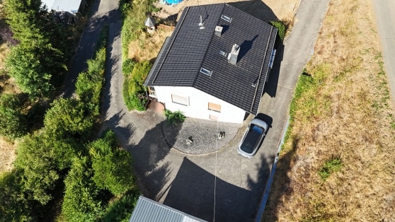 Einfamilienwohnhaus in toller Aussichtslage mit einem Gesamtgrundst�ck von rd. 2.888 m�