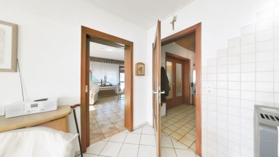 Einfamilienwohnhaus in toller Aussichtslage mit einem Gesamtgrundst�ck von rd. 2.888 m�