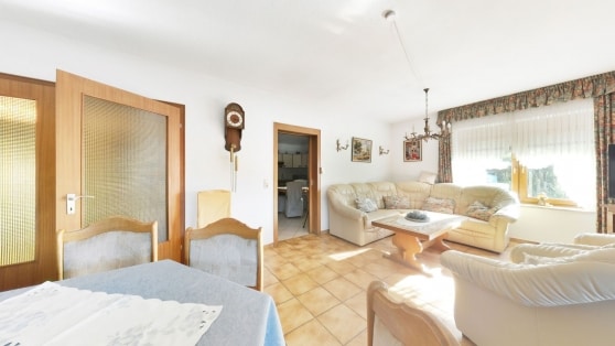Einfamilienwohnhaus in toller Aussichtslage mit einem Gesamtgrundst�ck von rd. 2.888 m�