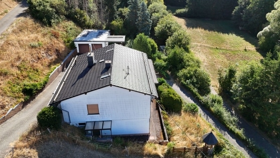 Einfamilienwohnhaus in toller Aussichtslage mit einem Gesamtgrundst�ck von rd. 2.888 m�