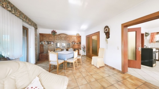 Einfamilienwohnhaus in toller Aussichtslage mit einem Gesamtgrundst�ck von rd. 2.888 m�