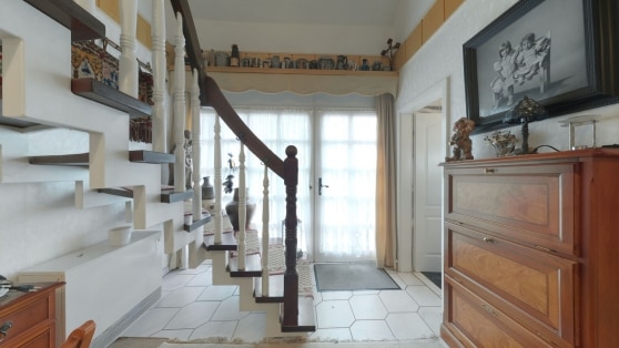 Einfamilienwohnhaus mit Einliegerwohnung und kleinem Apartment im 2. UG in Randlage der Gemeinde Mendig