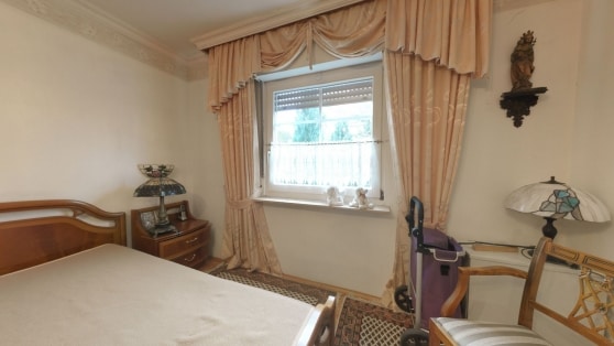 Einfamilienwohnhaus mit Einliegerwohnung und kleinem Apartment im 2. UG in Randlage der Gemeinde Mendig