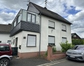 Einfamilienwohnhaus mit diversen Nebengebuden in ruhiger Randlage der Gemeinde Anschau