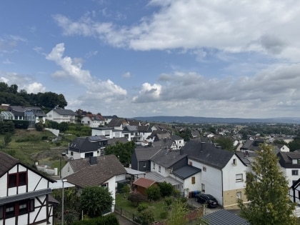 Erhabene Ruhe, atemberaubende Aussicht: Ihr neues Domizil wartet in Neuwied-Feldkirchen
