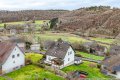 Erh�hte Lage: Gepflegtes Wohnhaus mit Aussicht und zwei Garagen