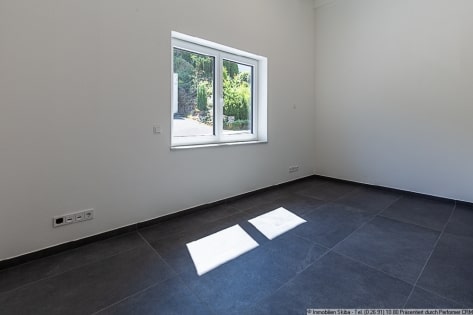 Erstbezug: Moderne Neubau-Erdgeschoss-Eigentumswohnung mit 2 Garagen in Daun-P�tzborn