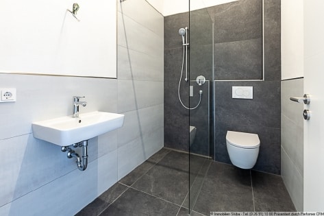 Erstbezug: Moderne Neubau-Erdgeschoss-Eigentumswohnung mit 2 Garagen in Daun-P�tzborn