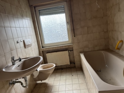 Erwecken Sie dieses sanierungsbed�rftige Einfamilienwohnhaus in der Gemarkung Ditscheid aus seinem Dornr�schenschlaf!