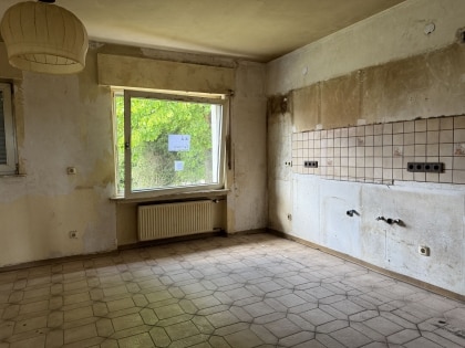 Erwecken Sie dieses sanierungsbed�rftige Einfamilienwohnhaus in der Gemarkung Ditscheid aus seinem Dornr�schenschlaf!