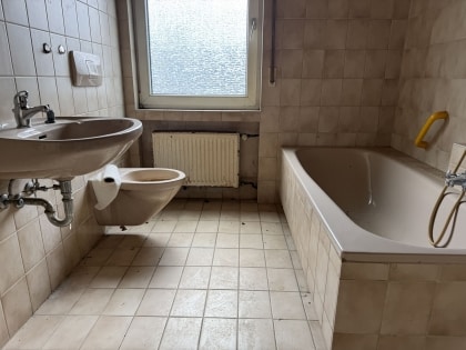 Erwecken Sie dieses sanierungsbed�rftige Einfamilienwohnhaus in der Gemarkung Ditscheid aus seinem Dornr�schenschlaf!