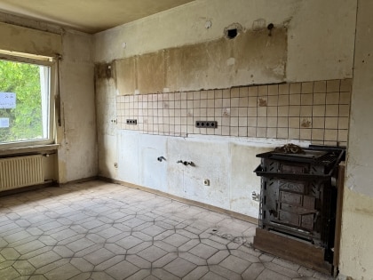 Erwecken Sie dieses sanierungsbed�rftige Einfamilienwohnhaus in der Gemarkung Ditscheid aus seinem Dornr�schenschlaf!