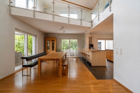 Exklusive und gro�z�gige Stadtvilla mit sonnigem Grundst�ck und Doppelgarage in Rheinbrohl!