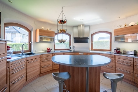 Exklusives Villenanwesen im mediterranen Stil!