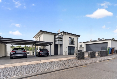 Exklusives Wohnen: Barrierearme Erdgeschosswohnung mit gro�em Sonnenbalkon & Carport in Neuwied