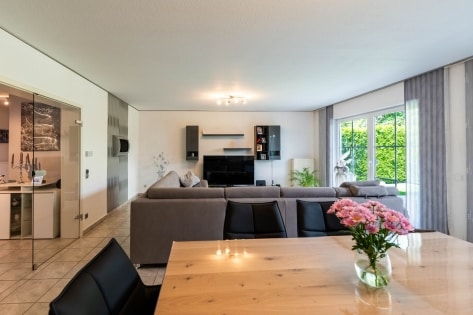 Familienfreundliche Doppelhaush�lfte mit ausgebautem Dachgeschoss, Garten & Carport