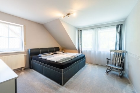 Familienfreundliche Doppelhaush�lfte mit ausgebautem Dachgeschoss, Garten & Carport