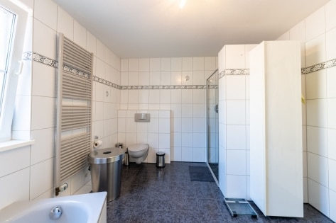 Familienfreundliche Doppelhaush�lfte mit ausgebautem Dachgeschoss, Garten & Carport