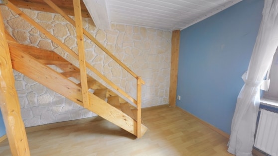 Freistehendes Einfamilienhaus mit Charakter, Kamin und Werkstatt - ruhiges Wohnen mit Charme