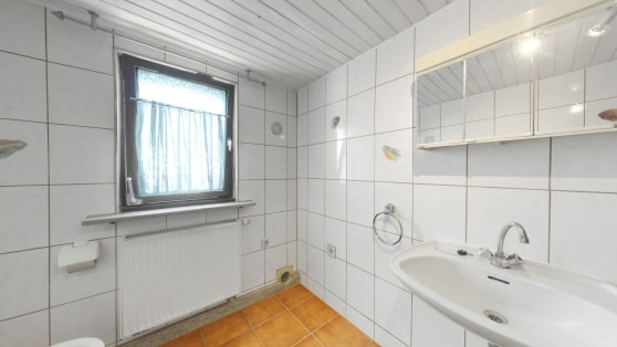 Freistehendes Einfamilienhaus mit Charakter, Kamin und Werkstatt - ruhiges Wohnen mit Charme