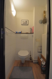 Freistehendes Einfamilienhaus mit Terrasse, Garten, Garage und Aussicht