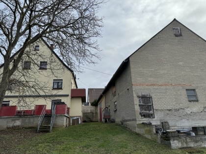 Freistehendes Einfamilienhaus mit gerumiger Scheune und groem Grundstck in Dattenberg