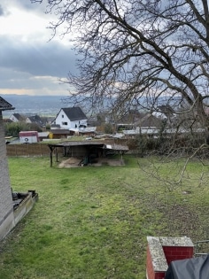 Freistehendes Einfamilienhaus mit gerumiger Scheune und groem Grundstck in Dattenberg