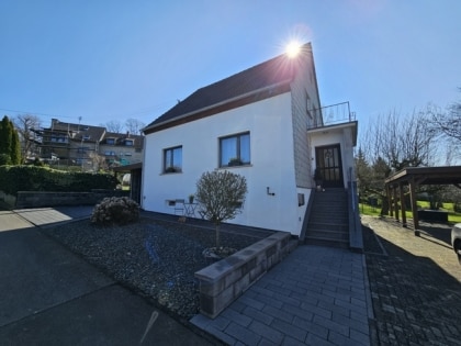Freistehendes Einfamilienhaus mit gro�em Garten in ruhiger Wohnlage zwischen Mosel und Hunsr�ck