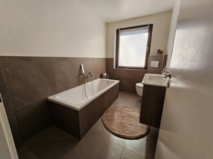 Freistehendes Einfamilienhaus mit gro�em Garten in ruhiger Wohnlage zwischen Mosel und Hunsr�ck