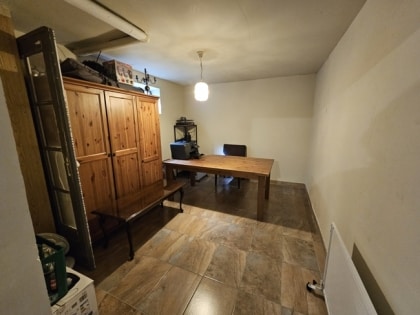 Freistehendes Zweifamilienhaus und Garage in ruhiger Lage