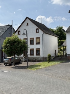 Gemtliches Einfamilienwohnhaus in Mitten der Eifelgemeinde Schalkenmehren