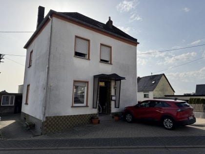 Gem�tliches Einfamilienwohnhaus mit separaten Bauplatz in zentraler Wohnlage der Gemeinde Beuren