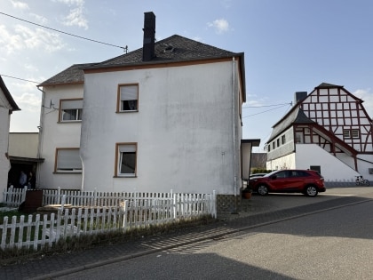 Gem�tliches Einfamilienwohnhaus mit separaten Bauplatz in zentraler Wohnlage der Gemeinde Beuren