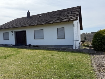 Gepflegtes Einfamilienwohnhaus mit ELW in toller Aussichtslage der Eifelgemeinde Gillenfeld