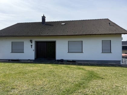 Gepflegtes Einfamilienwohnhaus mit ELW in toller Aussichtslage der Eifelgemeinde Gillenfeld