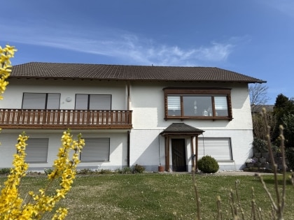 Gepflegtes Einfamilienwohnhaus mit ELW in toller Aussichtslage der Eifelgemeinde Gillenfeld