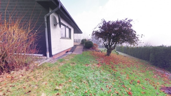 Gepflegtes Einfamilienwohnhaus mit Einliegerwohnung in Randlage